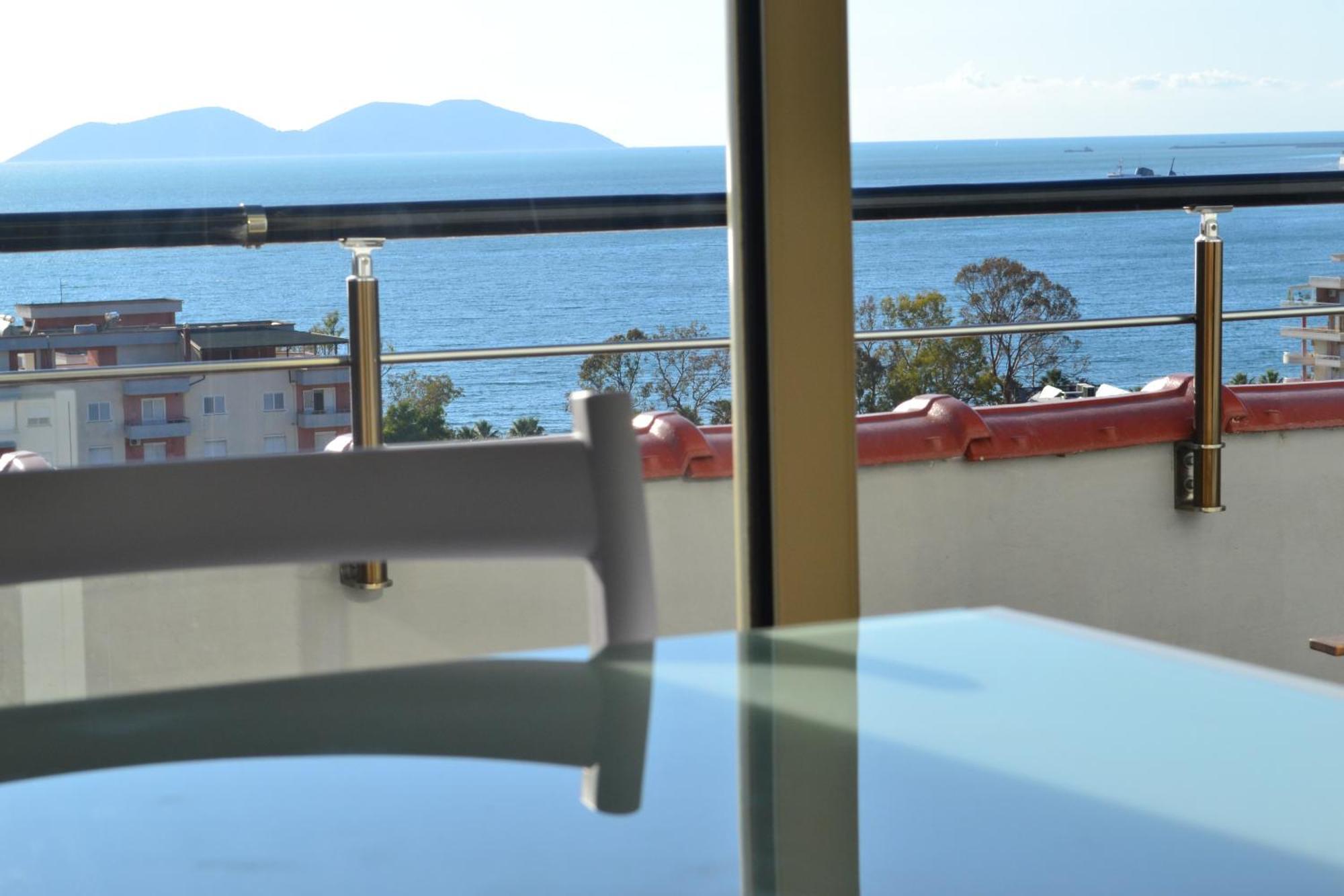 Seaview Penthouse Terrace & Garage Leilighet Vlorë Eksteriør bilde